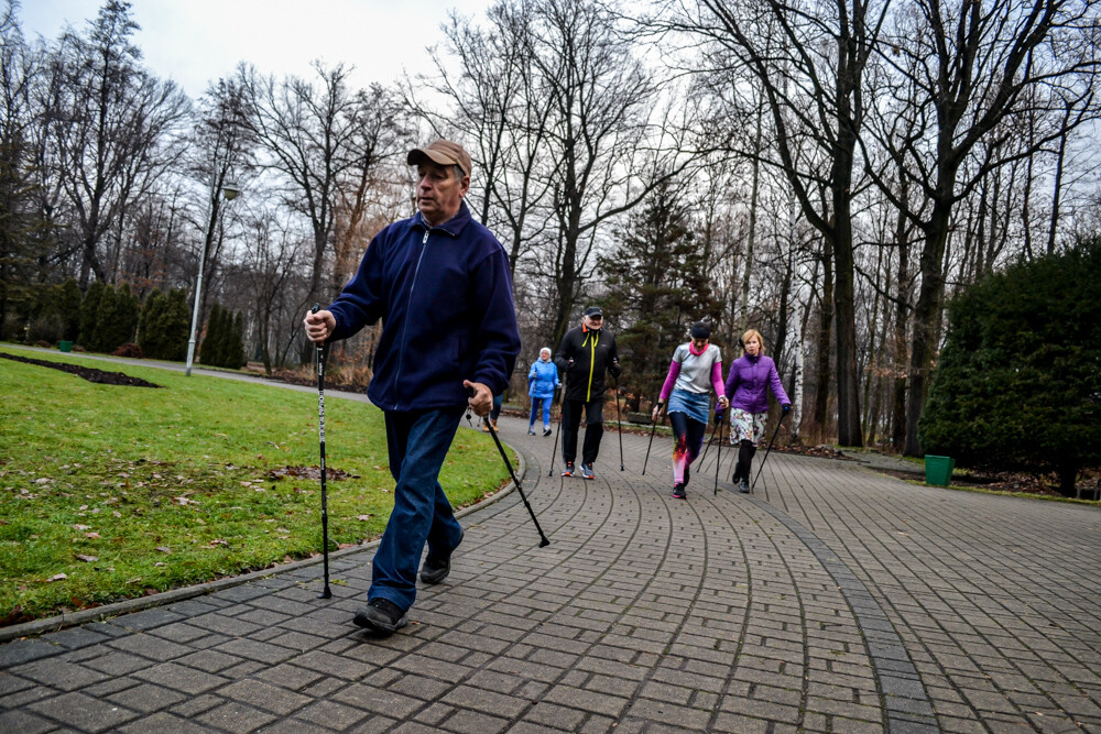 Nie ma to jak zdrowo i na sportowo pożegnać stary rok - potwierdzili to uczestnicy 137 edycji parkrun, którzy w sobotni, chłodny poranek znów wyruszyli na trasę.
