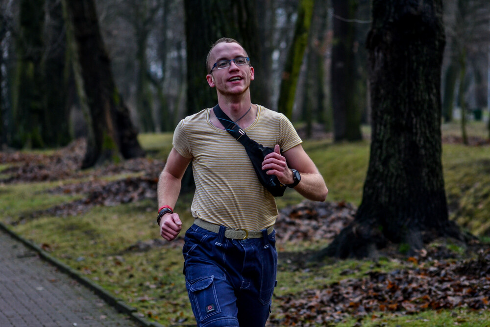 Nie ma to jak zdrowo i na sportowo pożegnać stary rok - potwierdzili to uczestnicy 137 edycji parkrun, którzy w sobotni, chłodny poranek znów wyruszyli na trasę.