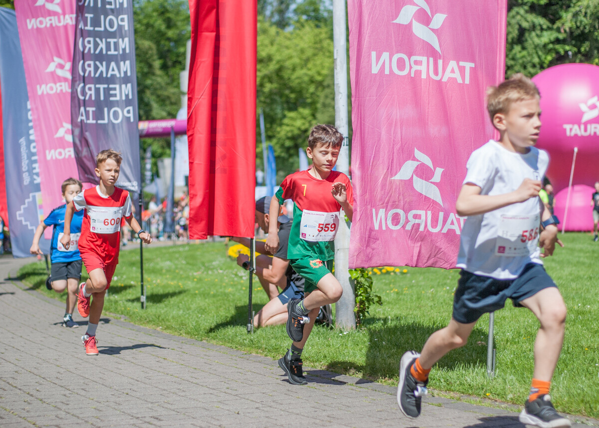 Za nami VI edycja Charytatywnego Biegu z okazji Dnia Dziecka „Tauron Biegnij dla Aniołów”! W Parku Kościuszki pojawił się kolorowy tłum biegaczy. Mamy to na zdjęciach!