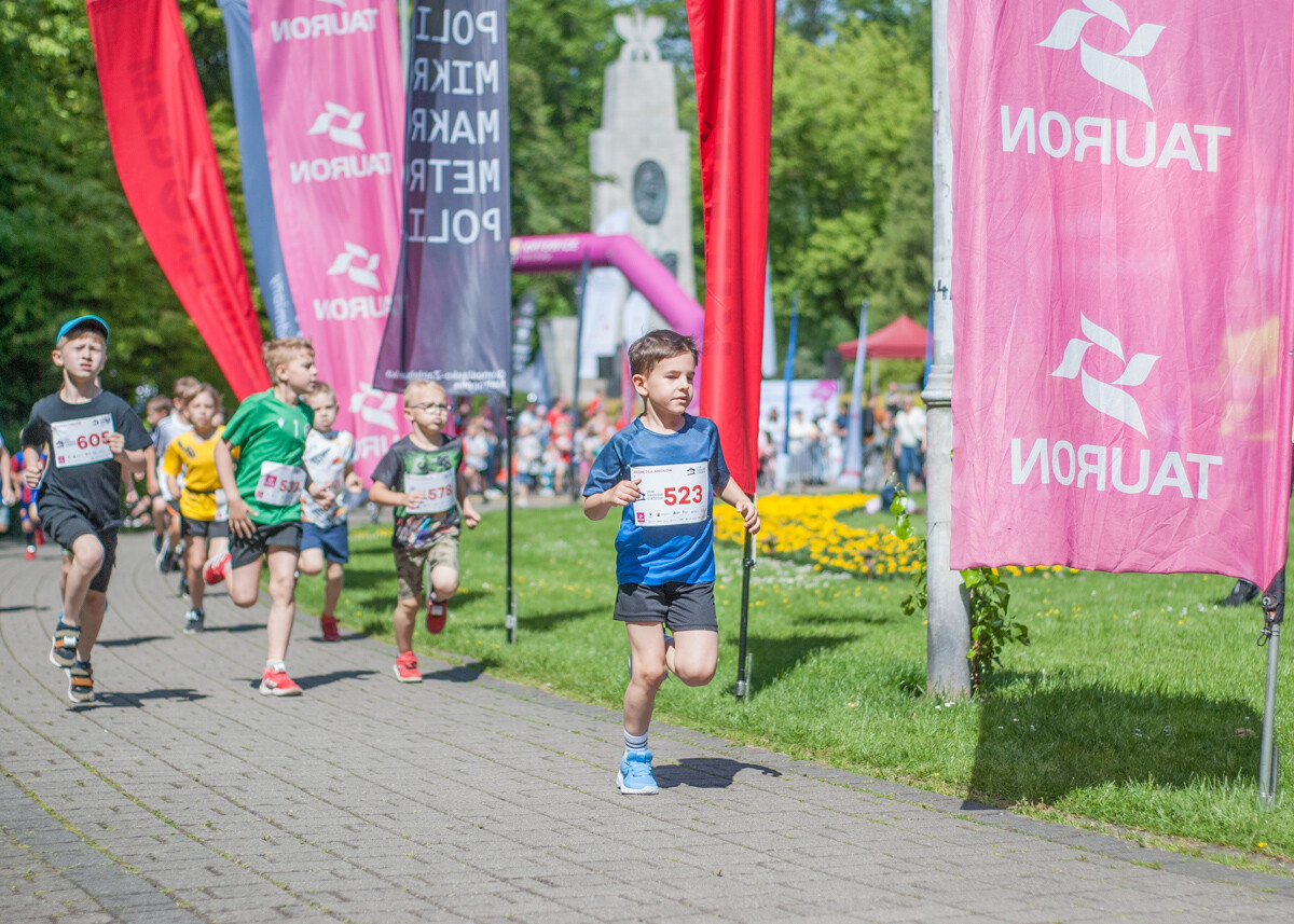 Za nami VI edycja Charytatywnego Biegu z okazji Dnia Dziecka „Tauron Biegnij dla Aniołów”! W Parku Kościuszki pojawił się kolorowy tłum biegaczy. Mamy to na zdjęciach!