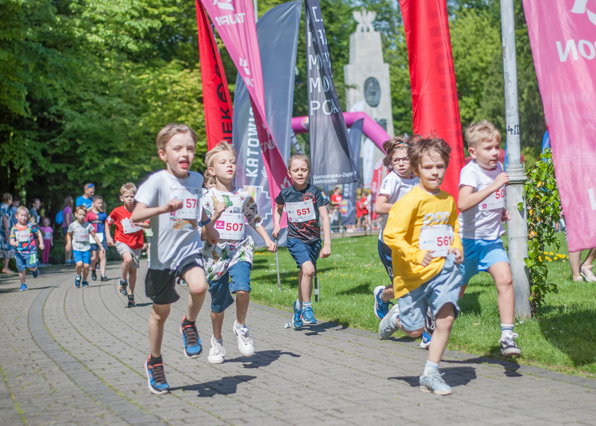 Za nami VI edycja Charytatywnego Biegu z okazji Dnia Dziecka „Tauron Biegnij dla Aniołów”! W Parku Kościuszki pojawił się kolorowy tłum biegaczy. Mamy to na zdjęciach!