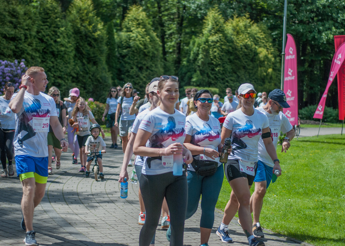 Za nami VI edycja Charytatywnego Biegu z okazji Dnia Dziecka „Tauron Biegnij dla Aniołów”! W Parku Kościuszki pojawił się kolorowy tłum biegaczy. Mamy to na zdjęciach!