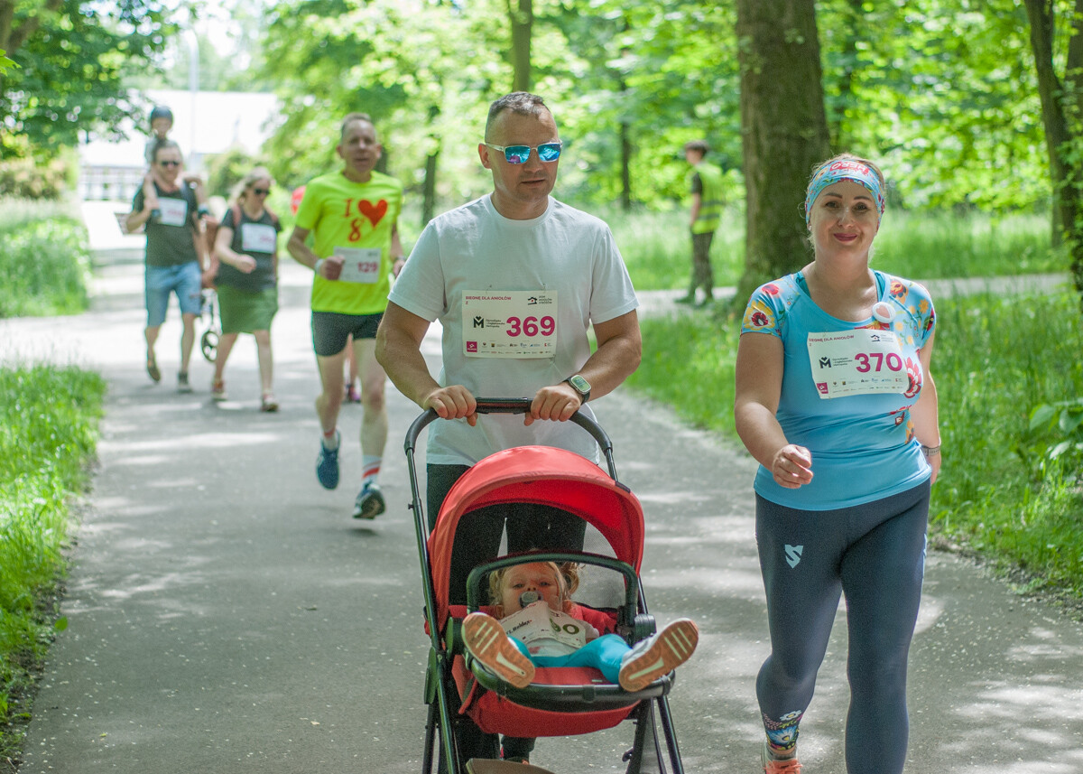 Za nami VI edycja Charytatywnego Biegu z okazji Dnia Dziecka „Tauron Biegnij dla Aniołów”! W Parku Kościuszki pojawił się kolorowy tłum biegaczy. Mamy to na zdjęciach!