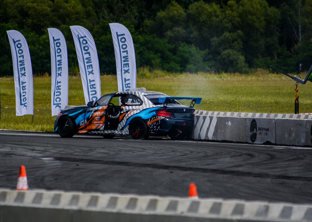 Za nami dzień eliminacji kolejnego etapu Driftingowych Mistrzostw Polski. Był dym, był ryk silników, zapach palonej gumy i tłum widzów. Co będzie jutro?