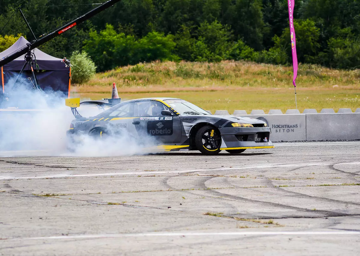 Za nami dzień eliminacji kolejnego etapu Driftingowych Mistrzostw Polski. Był dym, był ryk silników, zapach palonej gumy i tłum widzów. Co będzie jutro?