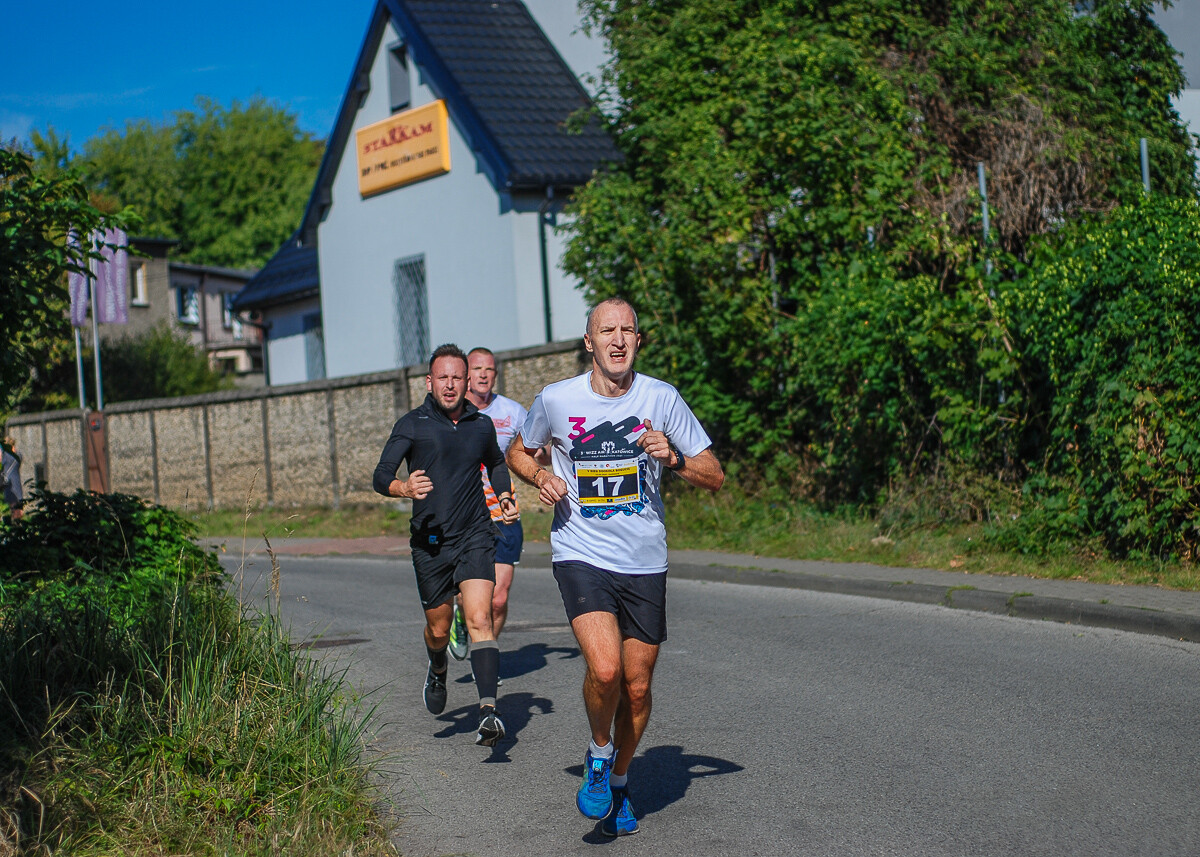 Za nami piąta, jubileuszowa edycja Biegu Dookoła Bogucic. Pogoda dopisała, na starcie stawił się tłum zawodników - a na trasie sporo kibiców. Mamy zdjęcia!