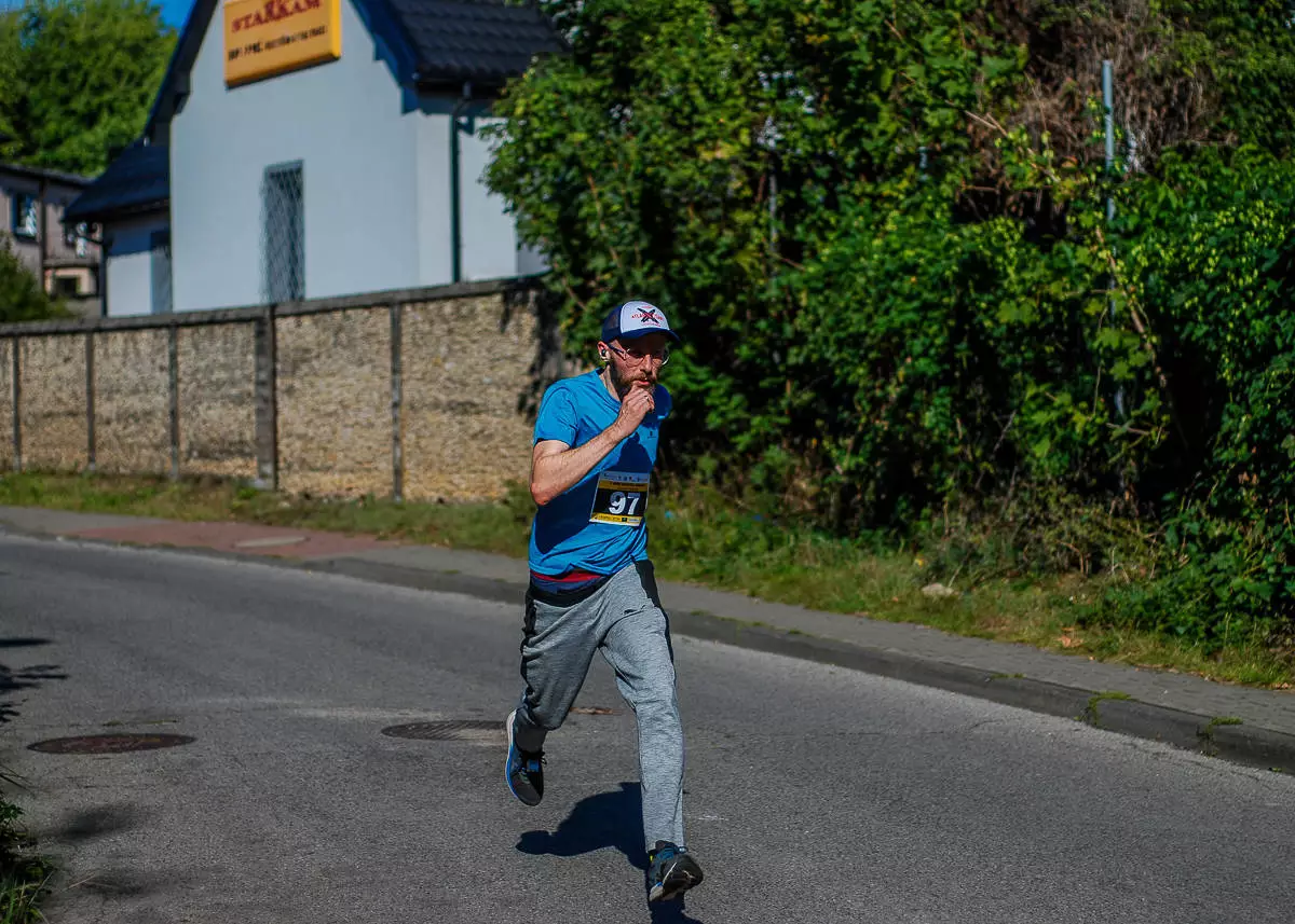 Za nami piąta, jubileuszowa edycja Biegu Dookoła Bogucic. Pogoda dopisała, na starcie stawił się tłum zawodników - a na trasie sporo kibiców. Mamy zdjęcia!