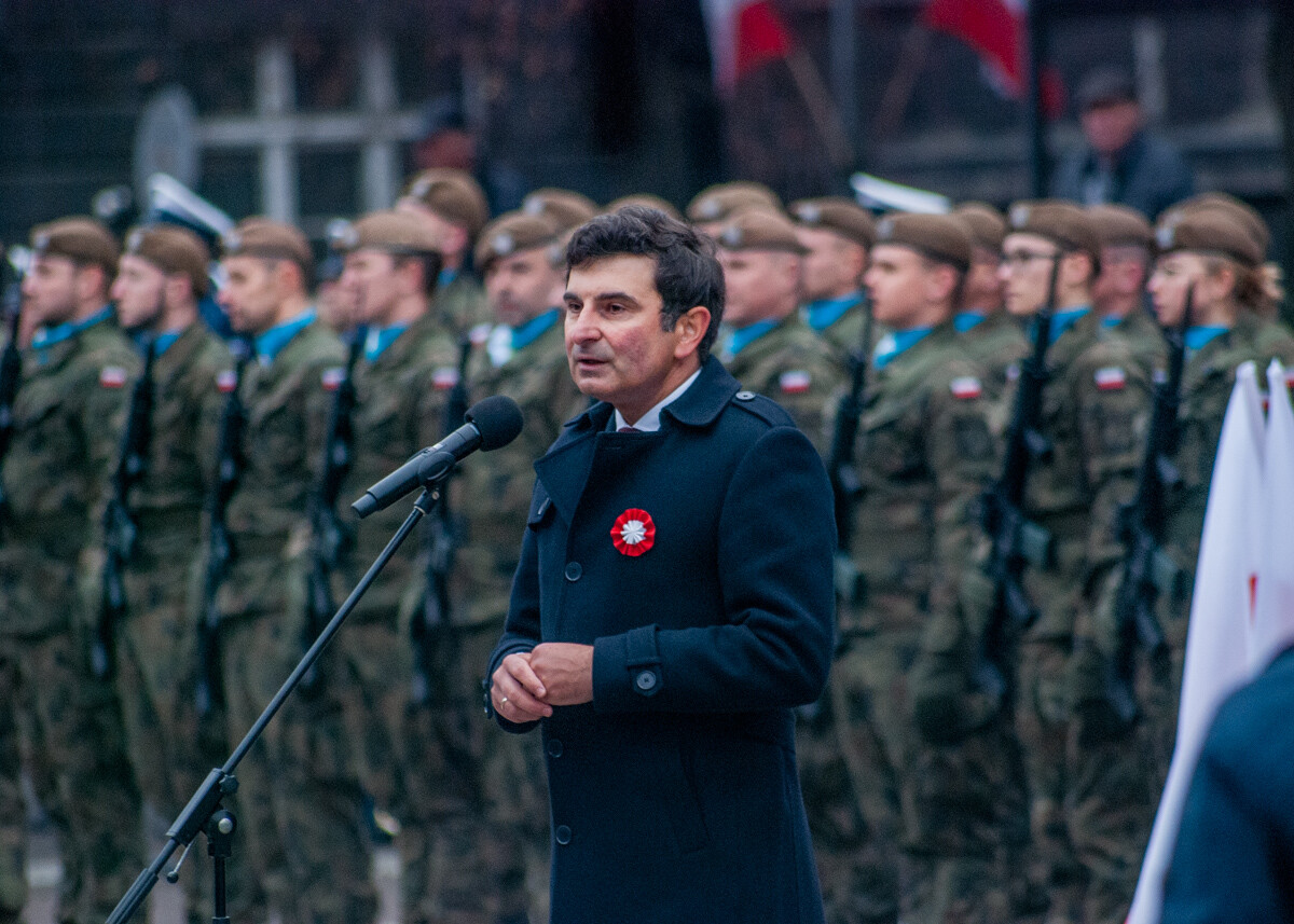 Za nami uroczyste obchody Narodowego Święta Niepodległości, tłum oficjeli i mieszkańców oddał hołd żywym i poległym.