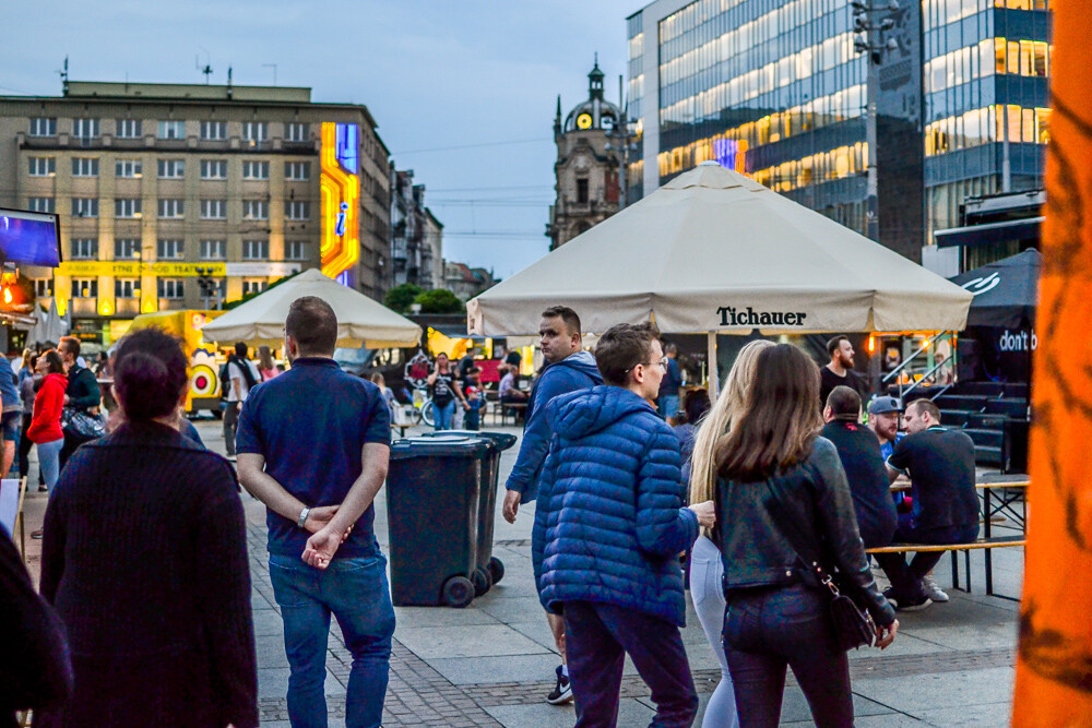 Food Trucki na dobre wpisały się już nie tylko w wakacyjną, ale i niemal całoroczną panoramę Katowic. Od piątku 19. lipca czekają na Rynku.