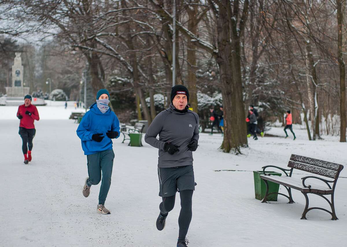 Kolejna specjalna odsłona spotkań parkrun Katowice za nami, tym razem bieg w parku Kościuszki realizowano w walentynkowych barwach.