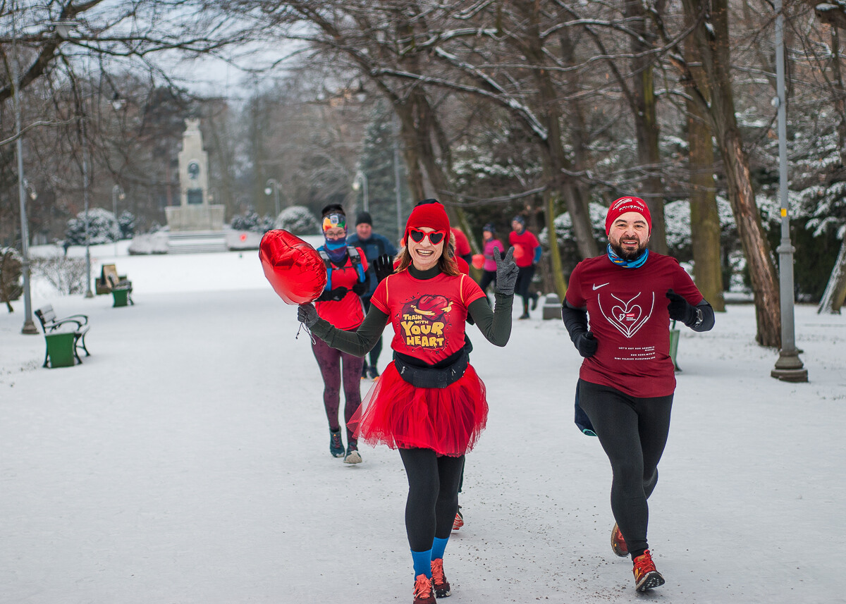 Kolejna specjalna odsłona spotkań parkrun Katowice za nami, tym razem bieg w parku Kościuszki realizowano w walentynkowych barwach.