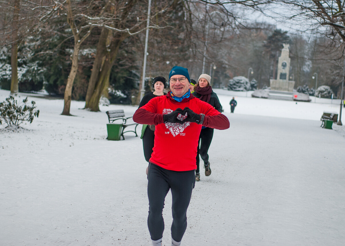Kolejna specjalna odsłona spotkań parkrun Katowice za nami, tym razem bieg w parku Kościuszki realizowano w walentynkowych barwach.
