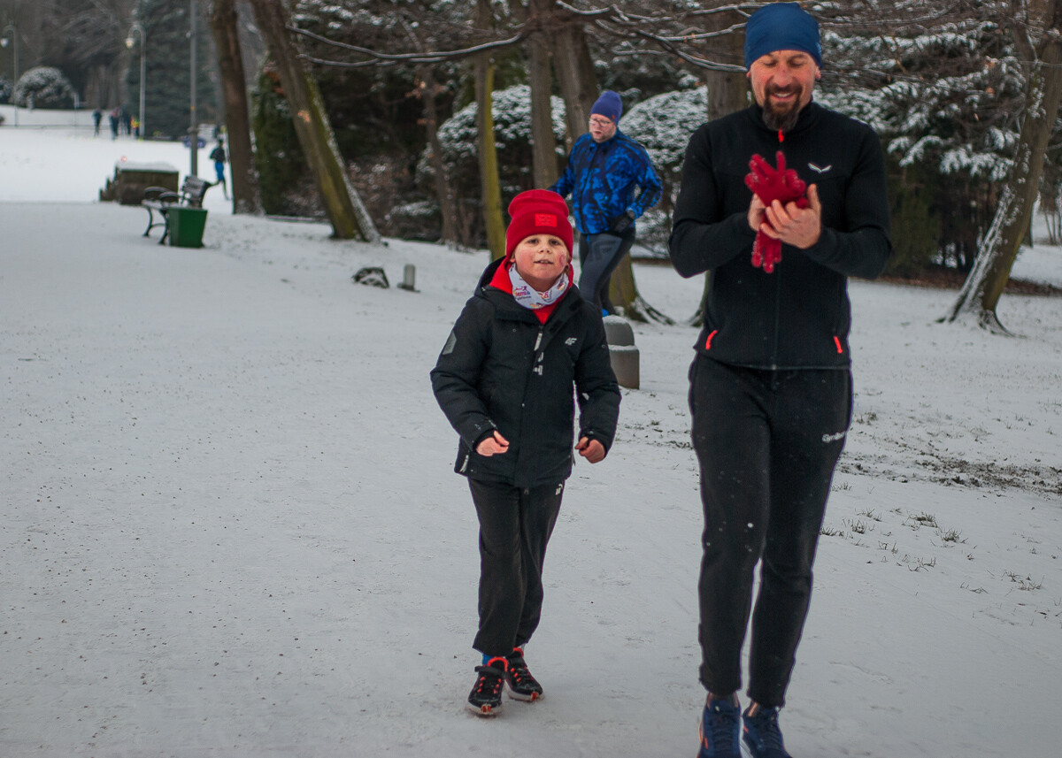 Kolejna specjalna odsłona spotkań parkrun Katowice za nami, tym razem bieg w parku Kościuszki realizowano w walentynkowych barwach.