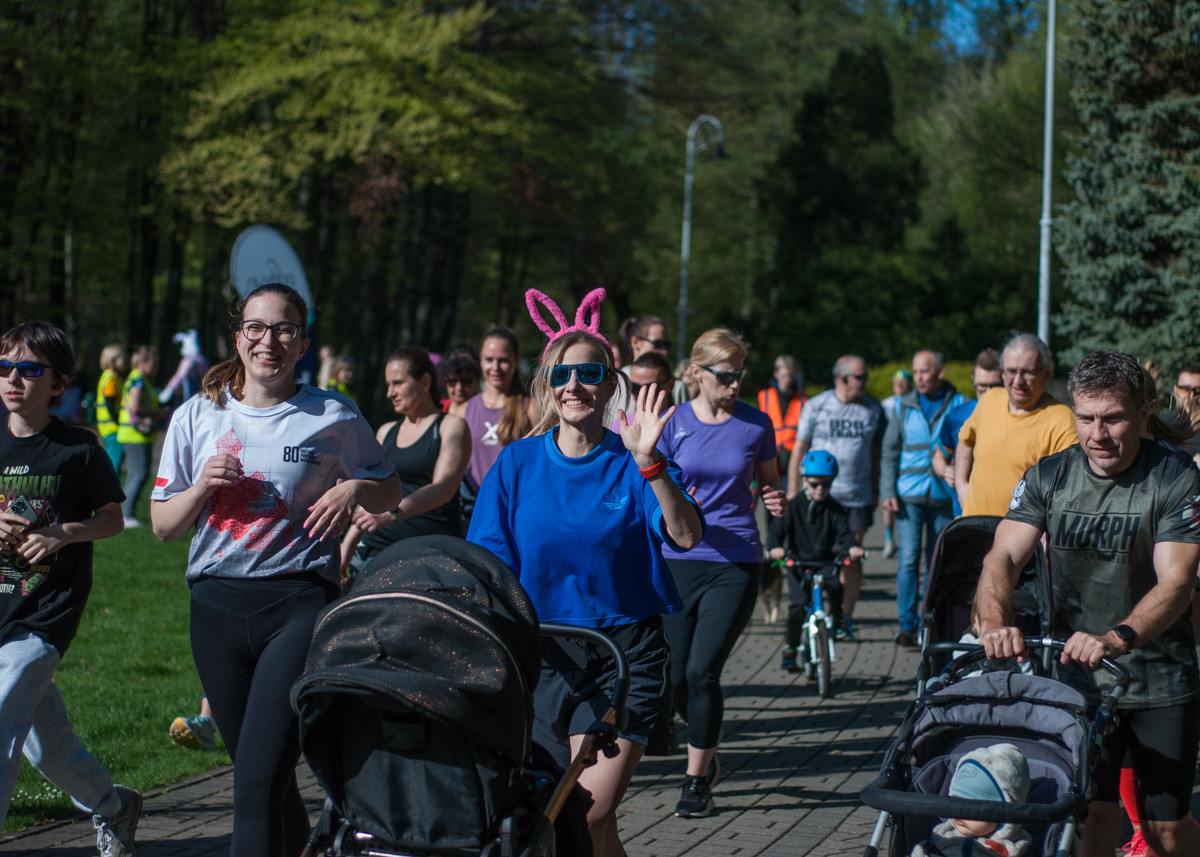 Kolejna niestandardowa odsłona spotkań biegowych parkrun za nami. Jak wyglądała edycja wielkanocna? My już wiemy i mamy sporo zdjęć!