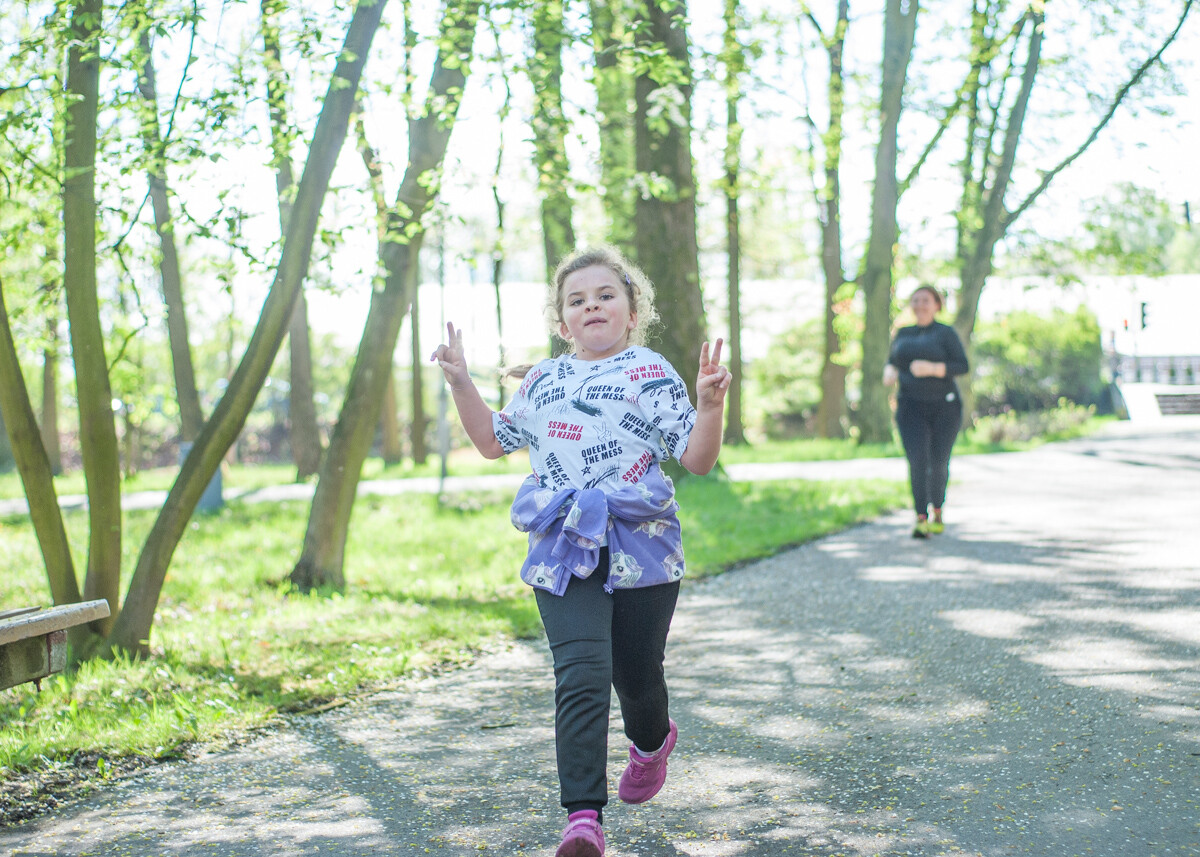 Kolejna niestandardowa odsłona spotkań biegowych parkrun za nami. Jak wyglądała edycja wielkanocna? My już wiemy i mamy sporo zdjęć!