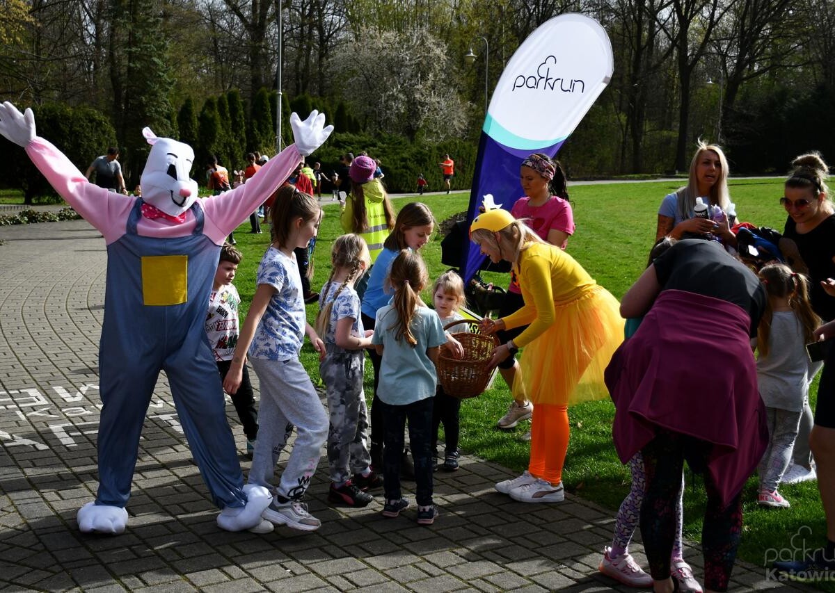 Za nami wielkanocna edycja parkrunu. Uczestnicy wsparli katowickie schronisko / fot. Adam Ziółek