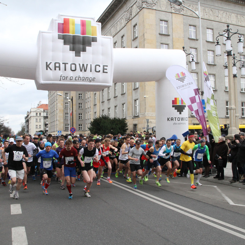 Wojciech Korfanty jako superbohater. Wystartowały zapisy do biegu Korfantego