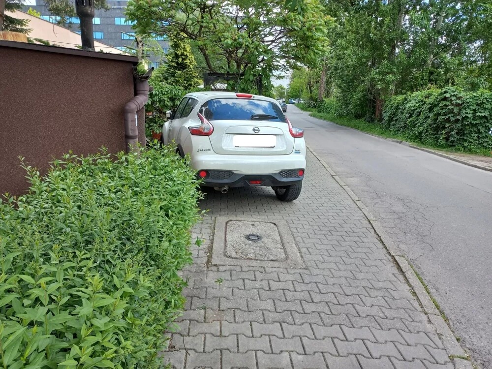„Wyzwanie-parkowanie” - majowa akcja straży miejskiej. Prawie 1900 wykroczeń!