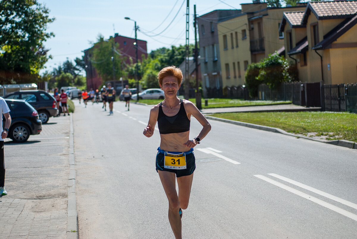 Za nami kolejna edycja, 10. już biegu imienia Janusza Sidły. Kolorowy tłum biegaczy i nordic walking pobiegło ulicami Burowca i Szopienic, aby uczcić pamięć wybitnego polskiego sportowca.