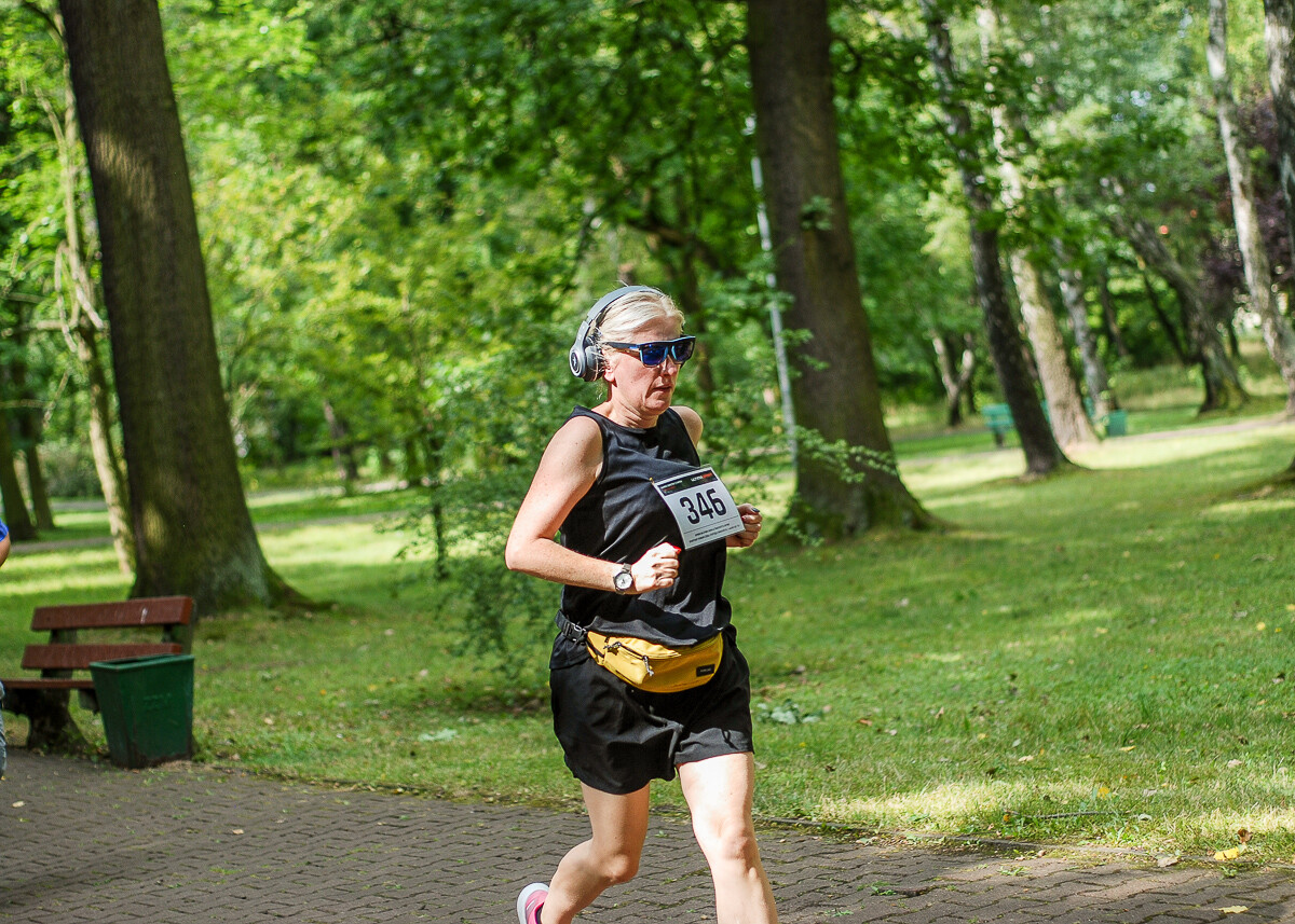 Park imienia Tadeusza Kościuszki w Katowicach dzisiaj opanowali biegacze, o godzinie 9:00 odbył się kolejny park run, a chwilę później, kolejna edycja Biegu do Słońca o puchar prezesa KSM. Też tam byliśmy.