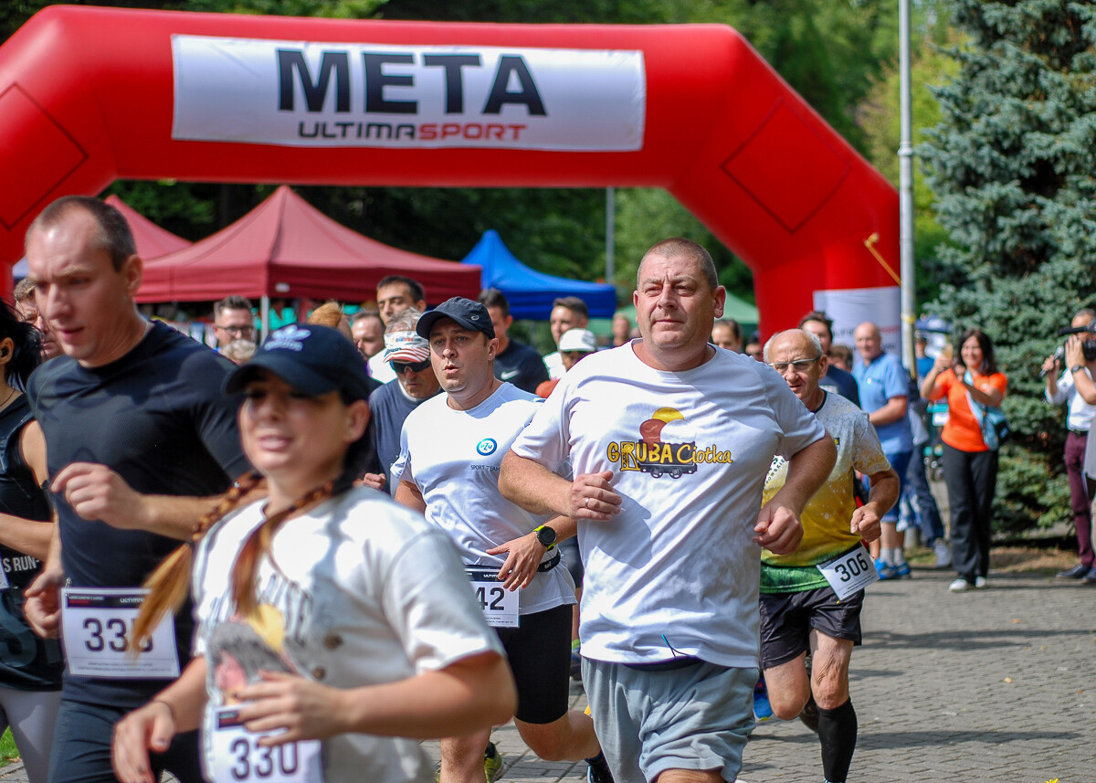 Park imienia Tadeusza Kościuszki w Katowicach dzisiaj opanowali biegacze, o godzinie 9:00 odbył się kolejny park run, a chwilę później, kolejna edycja Biegu do Słońca o puchar prezesa KSM. Też tam byliśmy.