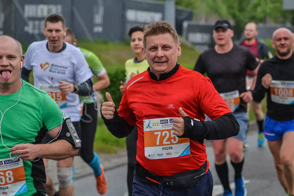 Kolejna edycja Biegu ulicznego im. Wojciecha Korfantego przyciągnęła około tysiąca uczestników. Mimo niepogody, biegacze pokonali liczącą dziesięć kilometrów trasę wiodącą z centrum Katowic do Siemianowic Śląskich.