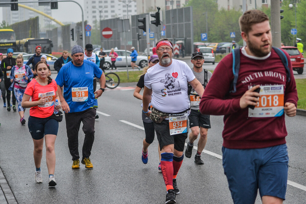 Kolejna edycja Biegu ulicznego im. Wojciecha Korfantego przyciągnęła około tysiąca uczestników. Mimo niepogody, biegacze pokonali liczącą dziesięć kilometrów trasę wiodącą z centrum Katowic do Siemianowic Śląskich.