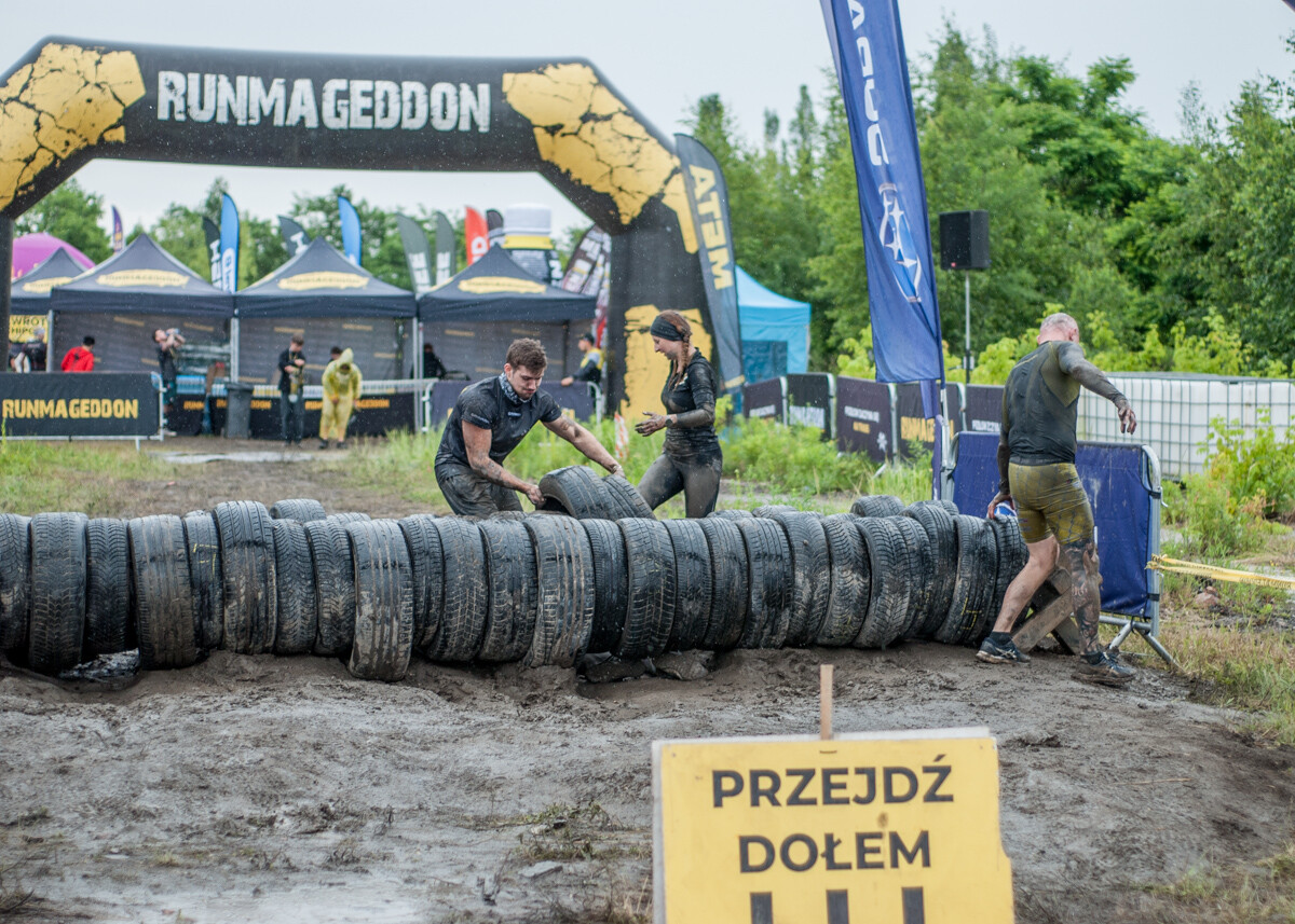 Kolejna odsłona biegowych zmagań ekstremalnych za nami, Runmageddon na hałdzie w Kostuchnie przyciągnął tłum uczestników.