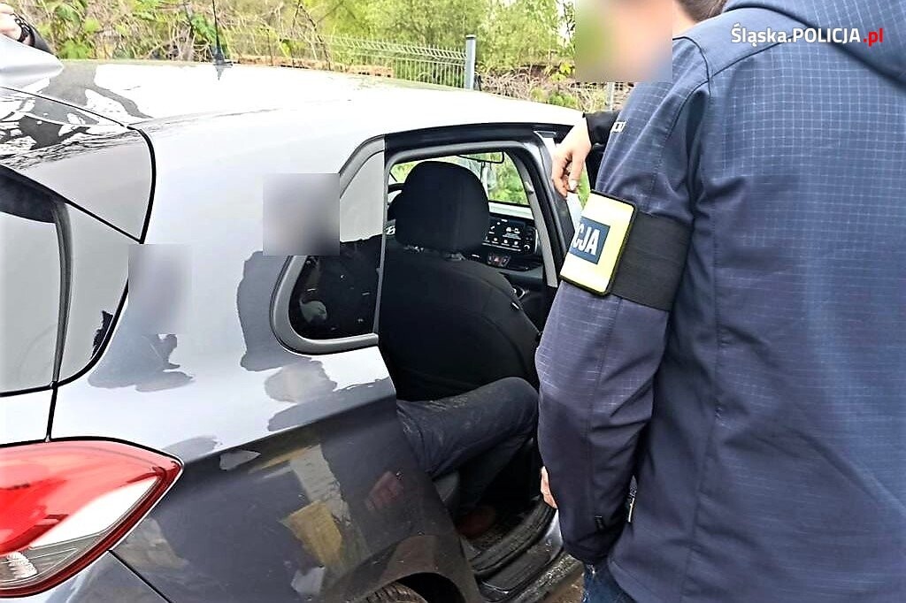 Morderstwo 11-letniego Sebastiana z Katowic, pogoń za nastolatką w Katowicach i sprawa śmierci 13-latki z Sosnowca, która kilka miesięcy temu spadła z drugiego piętra opuszczonej piekarni - czy sprawy te są ze sobą powiązane? Śledczy weryfikują zebrany materiał dowodowy.